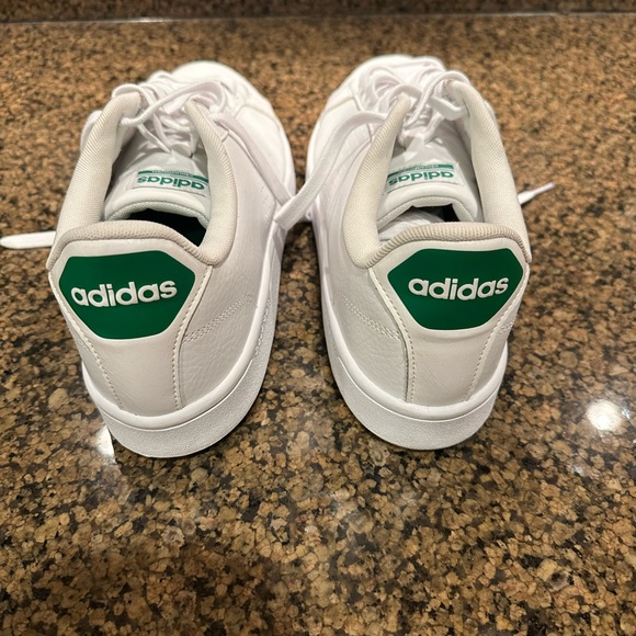 Adidas men’s essentials advantage shoes. - Picture 2 of 9